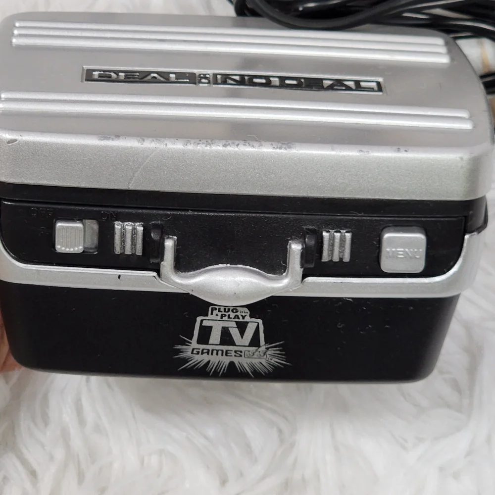 Vintage 2006 Deal or No Deal Plug & Play Game